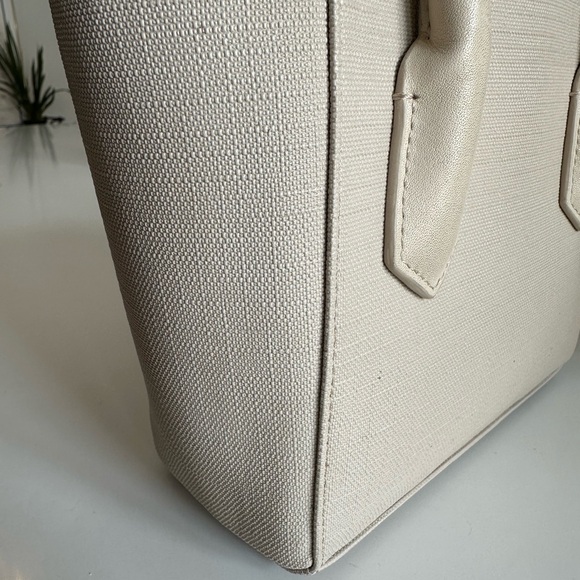 Petite Dagne Dover tote in linen. - Picture 6 of 8